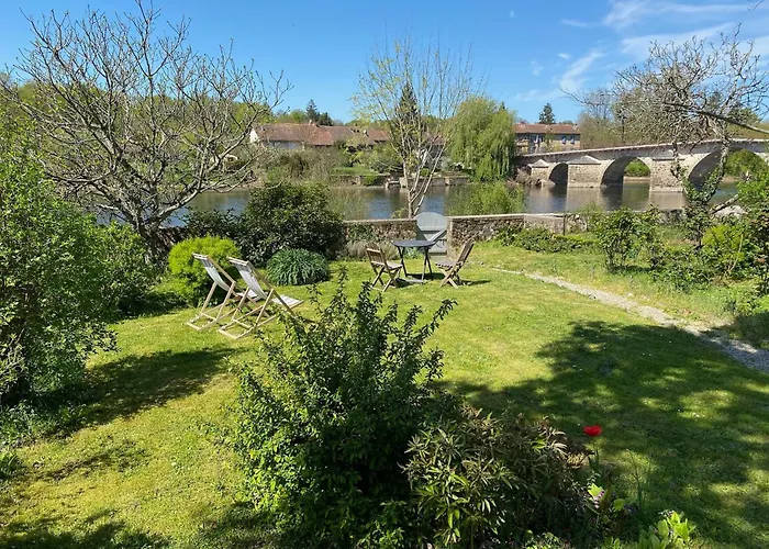 Le Caprice Garden, River And Chateau Holiday home