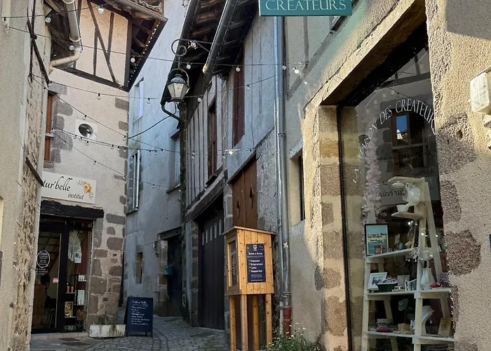 Holiday home Le Caprice Garden, River And Chateau Saint-Germain-de-Confolens