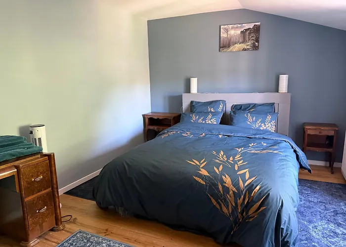 Le Caprice Garden, River And Chateau *